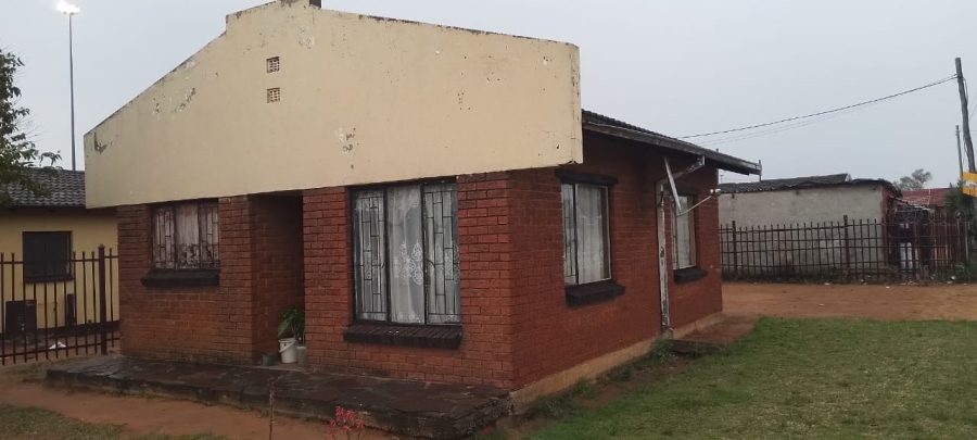 2 Bedroom Property for Sale in Thabong Free State
